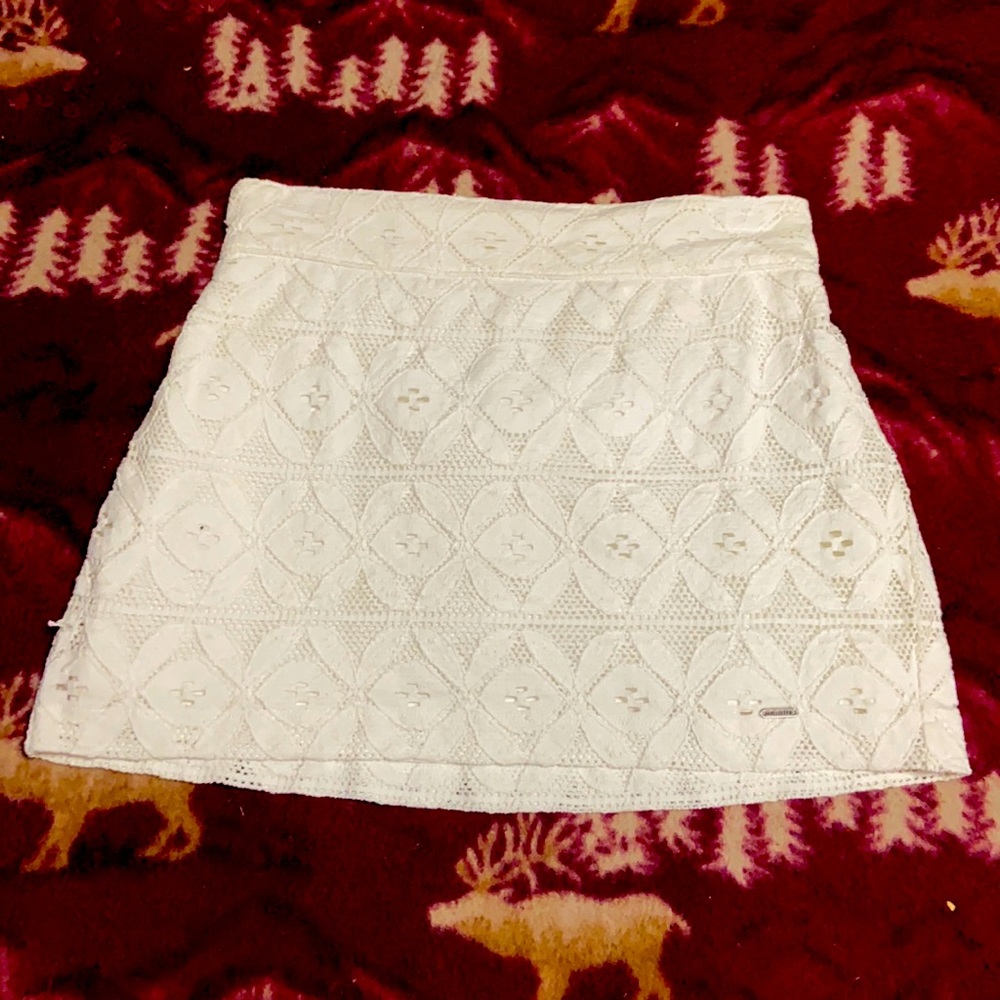 Hollister White lace mini skirt. Size small
